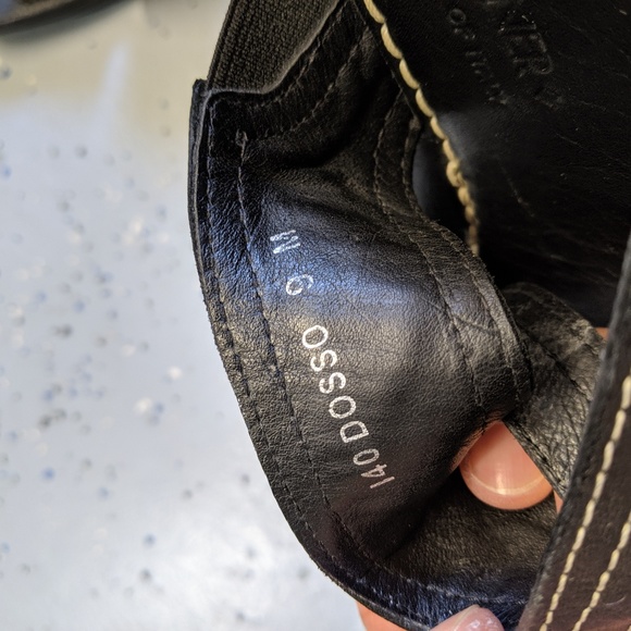 Donald J. Pliner  Leather Sandal - Picture 3 of 8